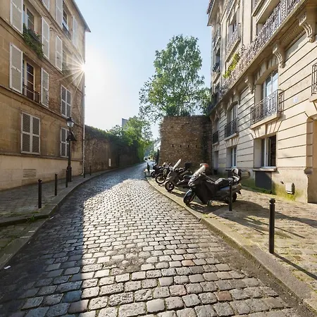 Apartment Sacre Petit In The Coeur Of Montmartre Paris